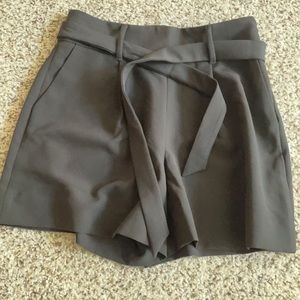 White house black market shorts🖤 new with tags